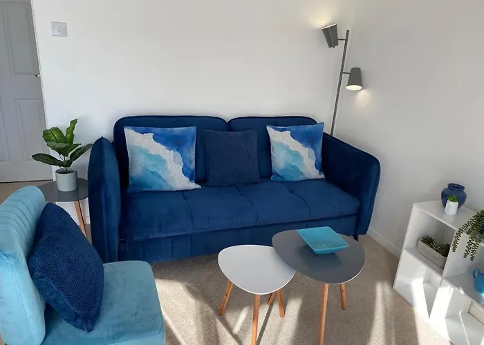 Close To Beach. Two Bed Compact Flat.