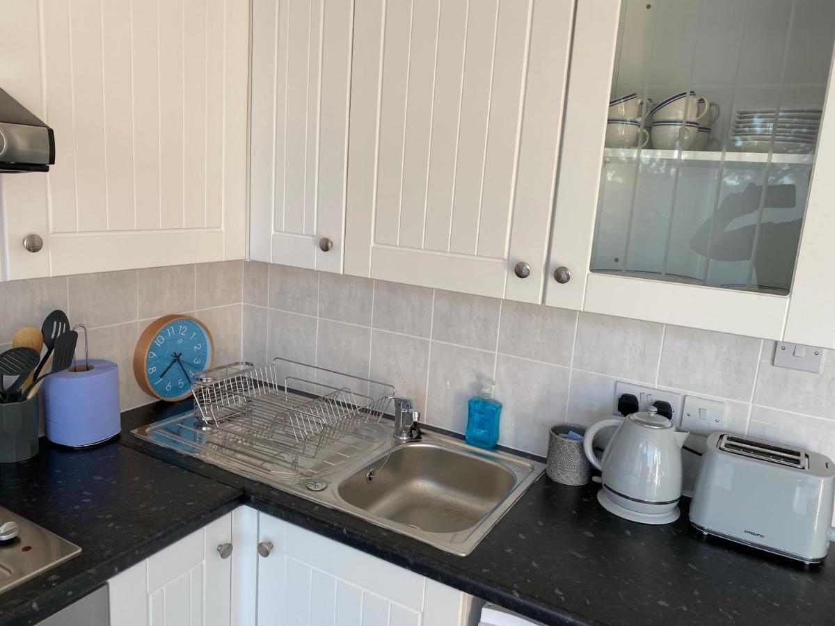 Close To Beach. Two Bed Compact Flat. Apartment
